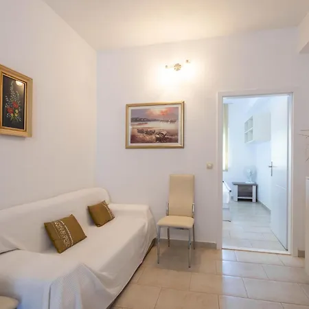 Apartman Stunning In Krilo With Jacuzzi