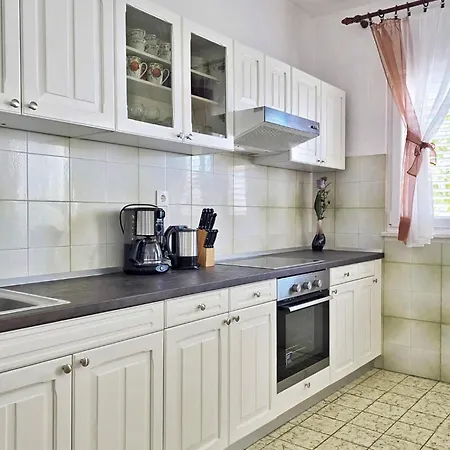 Put Mocila Vi Appartement Milna (Brac)